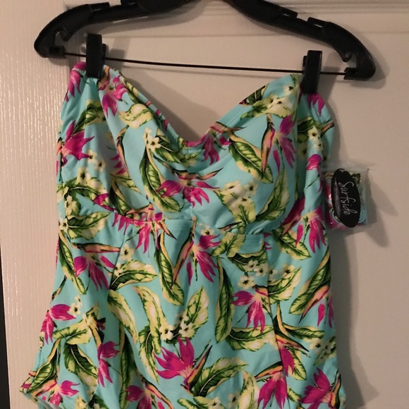 Bathing suit - Picture 2 of 4